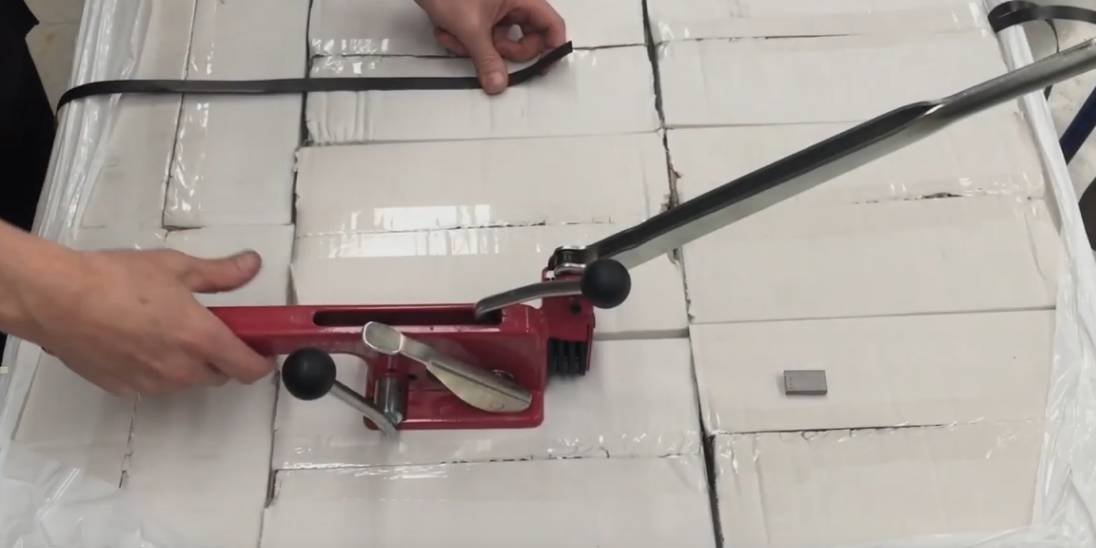 ¿Cómo se utiliza y qué ventajas tiene el fleje para flejadora manual?