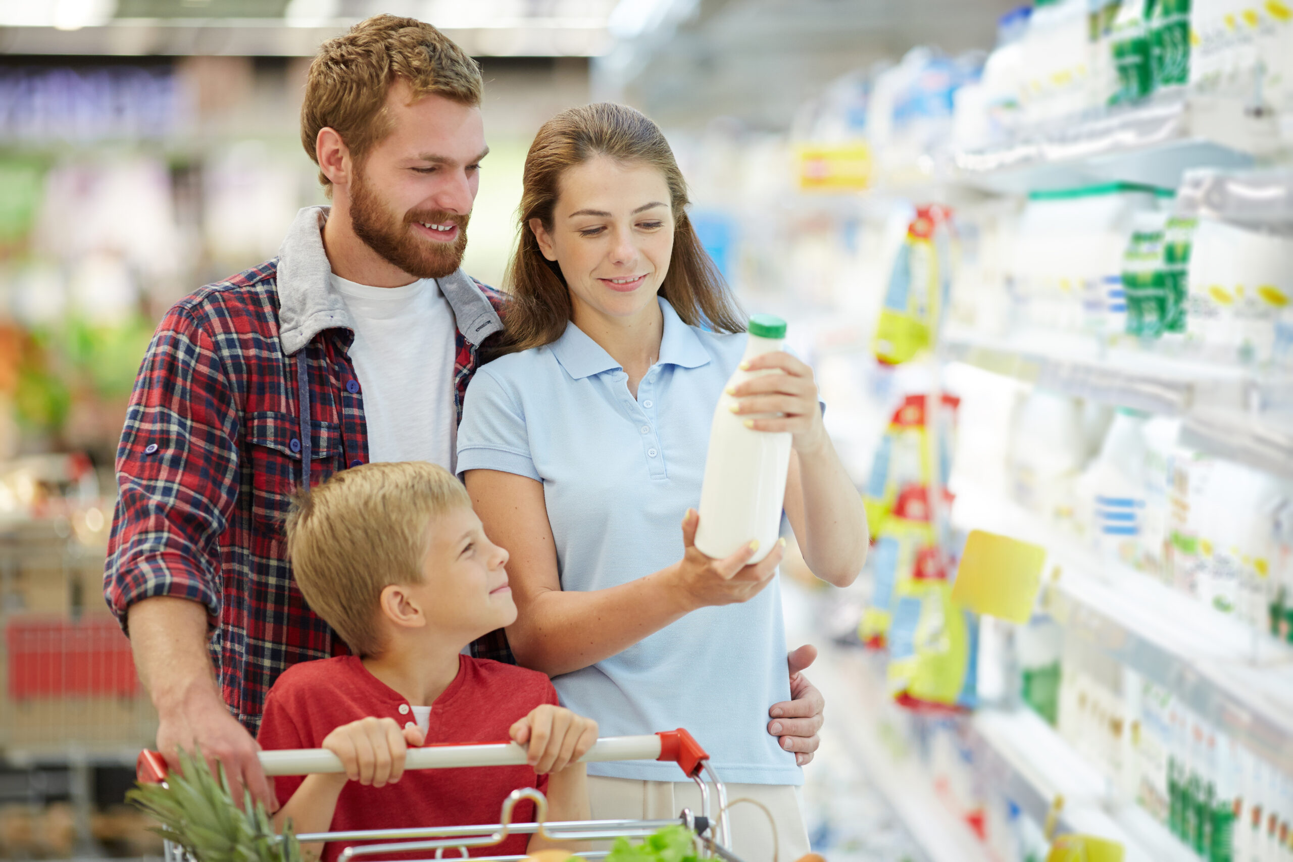 Carrefour junto a Elopak lanzan un envase de sostenible para su marca propia de leche