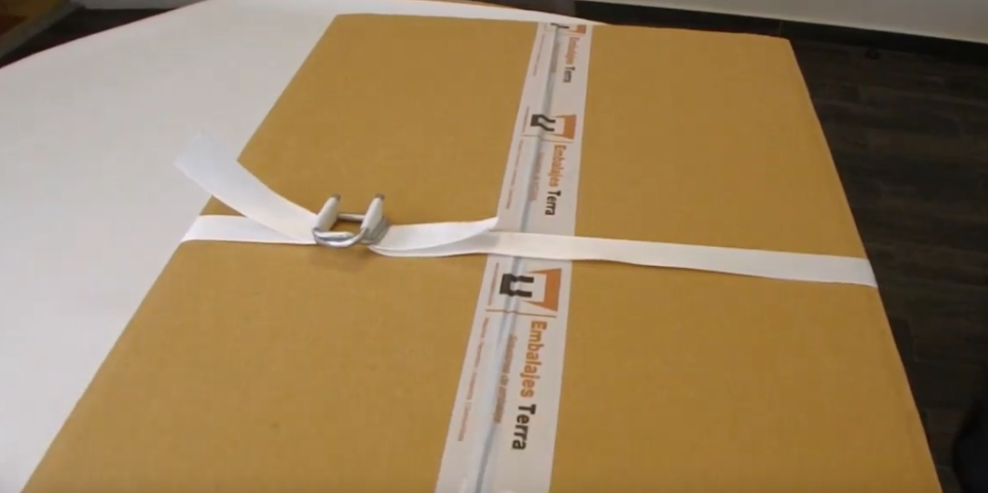 Flejado manual con hebillas, trucos, usos y como realizarlo correctamente