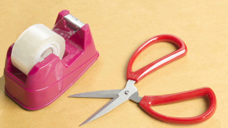 Dispensador cinta adhesiva, tipos, usos y ventajas de utilizarlos