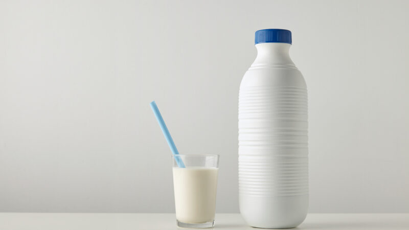 La Asturiana apuesta por la sostenibilidad y presenta su nuevo brik de leche con huella de carbono neutra