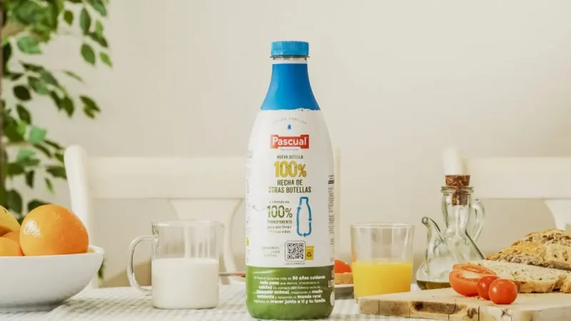 Pascual crea la primera botella de leche 100% reciclada y reciclable